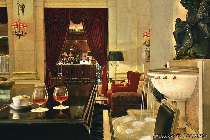Hotel Avenida Palace Lisboa Restaurante foto The bar at the St. Regis New York