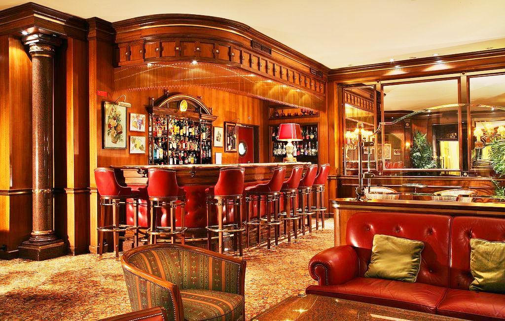 Hotel Avenida Palace Lisboa Exterior foto The bar at the St. Regis