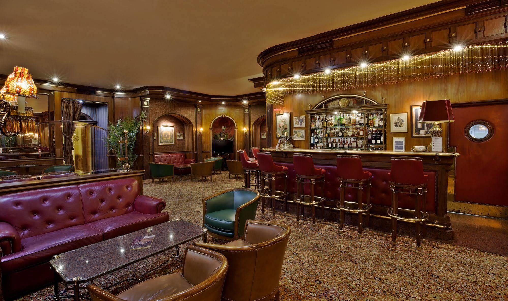 Hotel Avenida Palace Lisboa Exterior foto The bar at the Savoy
